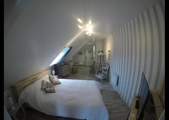 Chambres D'hotes L'abri Cotier Rue De La Baie Couette-café Pendé